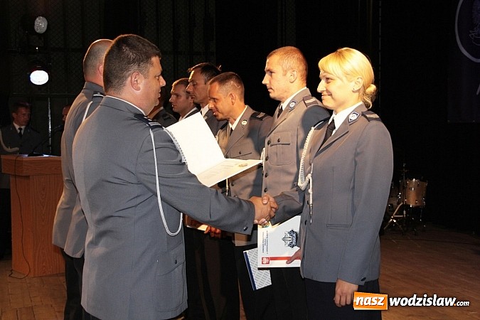 Zdjęcie w galerii na portalu naszwodzislaw.com: Święto Policji. 92 funkcjonariuszy otrzymało awanse wiadomości z regionu