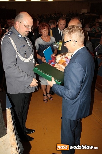 Zdjęcie w galerii na portalu naszwodzislaw.com: Święto Policji. 92 funkcjonariuszy otrzymało awanse wiadomości z regionu
