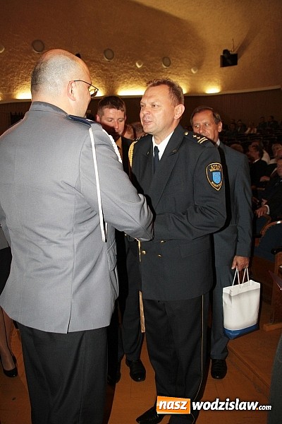 Zdjęcie w galerii na portalu naszwodzislaw.com: Święto Policji. 92 funkcjonariuszy otrzymało awanse wiadomości z regionu