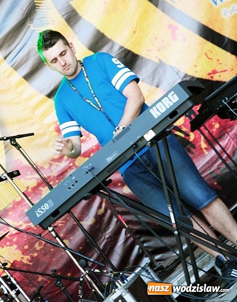 Zdjęcie w galerii na portalu naszwodzislaw.com: Wodzisław Śląski: Najcieplejsze Miejsce Na Ziemi! Kamil Bednarek na finał festiwalu reggae wiadomości z regionu