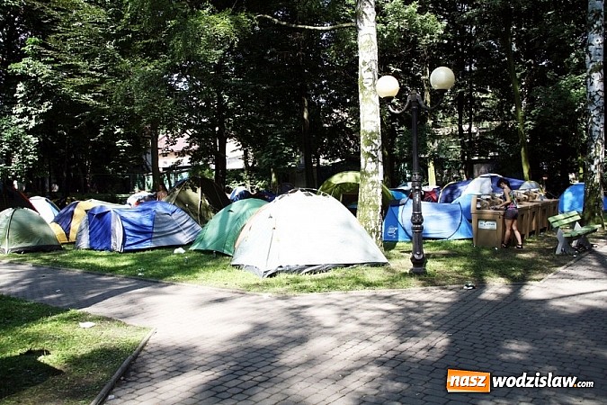 Zdjęcie w galerii na portalu naszwodzislaw.com: Wodzisław Śląski: Najcieplejsze Miejsce Na Ziemi! Kamil Bednarek na finał festiwalu reggae wiadomości z regionu