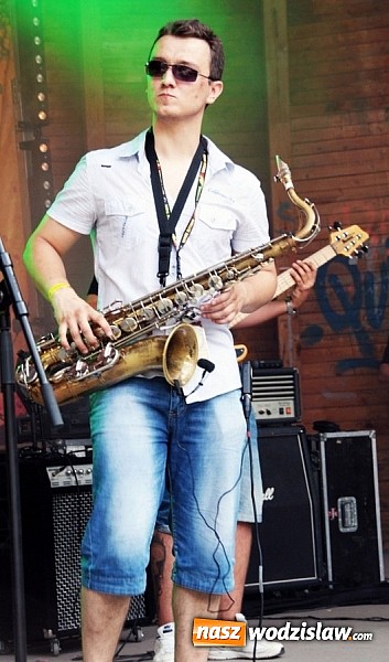 Zdjęcie w galerii na portalu naszwodzislaw.com: Wodzisław Śląski: Najcieplejsze Miejsce Na Ziemi! Kamil Bednarek na finał festiwalu reggae wiadomości z regionu