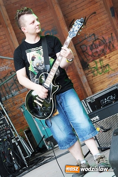 Zdjęcie w galerii na portalu naszwodzislaw.com: Wodzisław Śląski: Najcieplejsze Miejsce Na Ziemi! Kamil Bednarek na finał festiwalu reggae wiadomości z regionu