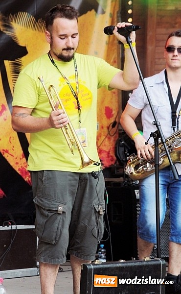 Zdjęcie w galerii na portalu naszwodzislaw.com: Wodzisław Śląski: Najcieplejsze Miejsce Na Ziemi! Kamil Bednarek na finał festiwalu reggae wiadomości z regionu