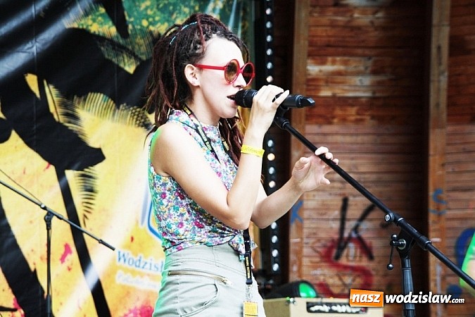 Zdjęcie w galerii na portalu naszwodzislaw.com: Wodzisław Śląski: Najcieplejsze Miejsce Na Ziemi! Kamil Bednarek na finał festiwalu reggae wiadomości z regionu