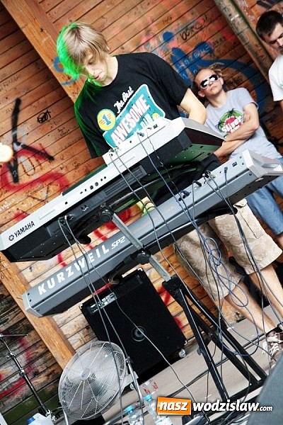 Zdjęcie w galerii na portalu naszwodzislaw.com: Wodzisław Śląski: Najcieplejsze Miejsce Na Ziemi! Kamil Bednarek na finał festiwalu reggae wiadomości z regionu