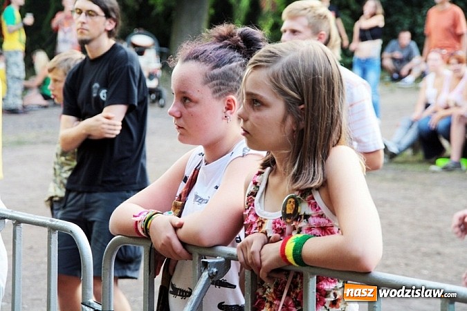 Zdjęcie w galerii na portalu naszwodzislaw.com: Wodzisław Śląski: Najcieplejsze Miejsce Na Ziemi! Kamil Bednarek na finał festiwalu reggae wiadomości z regionu