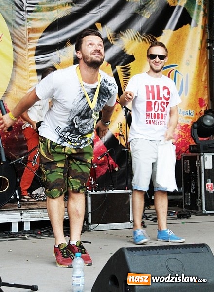 Zdjęcie w galerii na portalu naszwodzislaw.com: Wodzisław Śląski: Najcieplejsze Miejsce Na Ziemi! Kamil Bednarek na finał festiwalu reggae wiadomości z regionu