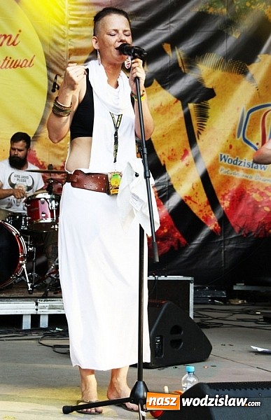 Zdjęcie w galerii na portalu naszwodzislaw.com: Wodzisław Śląski: Najcieplejsze Miejsce Na Ziemi! Kamil Bednarek na finał festiwalu reggae wiadomości z regionu