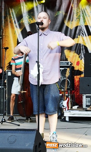 Zdjęcie w galerii na portalu naszwodzislaw.com: Wodzisław Śląski: Najcieplejsze Miejsce Na Ziemi! Kamil Bednarek na finał festiwalu reggae wiadomości z regionu