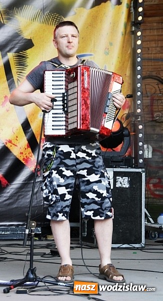 Zdjęcie w galerii na portalu naszwodzislaw.com: Wodzisław Śląski: Najcieplejsze Miejsce Na Ziemi! Kamil Bednarek na finał festiwalu reggae wiadomości z regionu