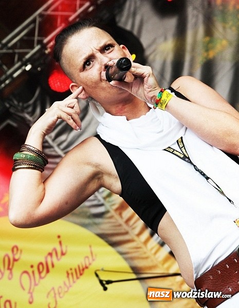 Zdjęcie w galerii na portalu naszwodzislaw.com: Wodzisław Śląski: Najcieplejsze Miejsce Na Ziemi! Kamil Bednarek na finał festiwalu reggae wiadomości z regionu