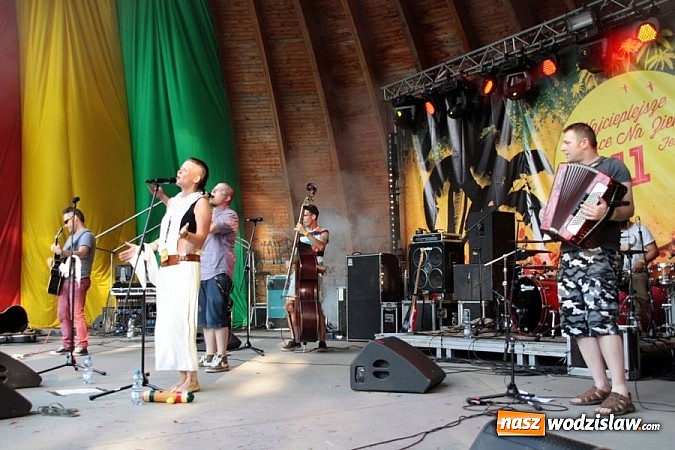 Zdjęcie w galerii na portalu naszwodzislaw.com: Wodzisław Śląski: Najcieplejsze Miejsce Na Ziemi! Kamil Bednarek na finał festiwalu reggae wiadomości z regionu