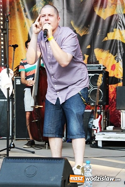 Zdjęcie w galerii na portalu naszwodzislaw.com: Wodzisław Śląski: Najcieplejsze Miejsce Na Ziemi! Kamil Bednarek na finał festiwalu reggae wiadomości z regionu