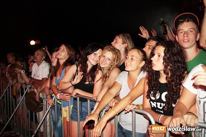 Zdjęcie w galerii na portalu naszwodzislaw.com: Wodzisław Śląski: Najcieplejsze Miejsce Na Ziemi! Kamil Bednarek na finał festiwalu reggae wiadomości z regionu