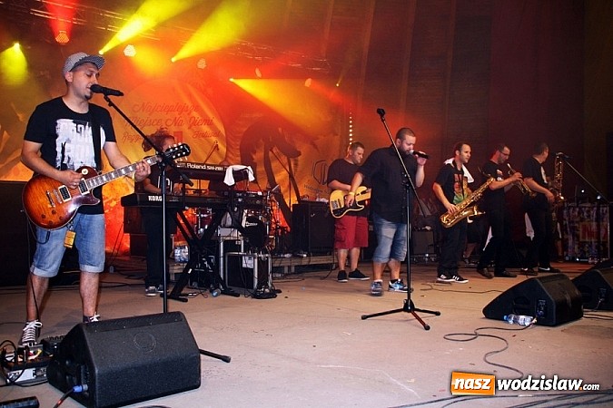 Zdjęcie w galerii na portalu naszwodzislaw.com: Wodzisław Śląski: Najcieplejsze Miejsce Na Ziemi! Kamil Bednarek na finał festiwalu reggae wiadomości z regionu