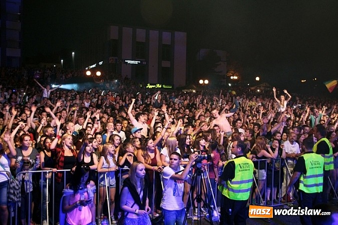 Zdjęcie w galerii na portalu naszwodzislaw.com: Wodzisław Śląski: Najcieplejsze Miejsce Na Ziemi! Kamil Bednarek na finał festiwalu reggae wiadomości z regionu