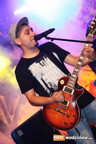 Zdjęcie w galerii na portalu naszwodzislaw.com: Wodzisław Śląski: Najcieplejsze Miejsce Na Ziemi! Kamil Bednarek na finał festiwalu reggae wiadomości z regionu