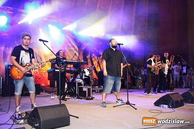 Zdjęcie w galerii na portalu naszwodzislaw.com: Wodzisław Śląski: Najcieplejsze Miejsce Na Ziemi! Kamil Bednarek na finał festiwalu reggae wiadomości z regionu