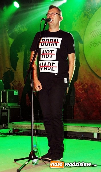 Zdjęcie w galerii na portalu naszwodzislaw.com: Wodzisław Śląski: Najcieplejsze Miejsce Na Ziemi! Kamil Bednarek na finał festiwalu reggae wiadomości z regionu
