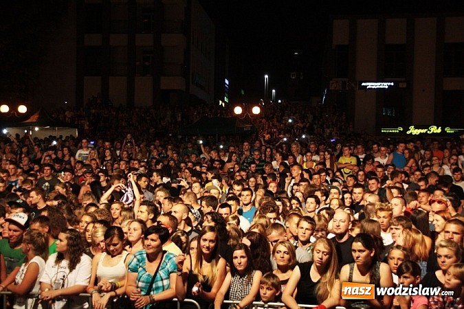 Zdjęcie w galerii na portalu naszwodzislaw.com: Wodzisław Śląski: Najcieplejsze Miejsce Na Ziemi! Kamil Bednarek na finał festiwalu reggae wiadomości z regionu
