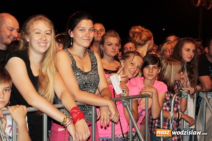 Zdjęcie w galerii na portalu naszwodzislaw.com: Wodzisław Śląski: Najcieplejsze Miejsce Na Ziemi! Kamil Bednarek na finał festiwalu reggae wiadomości z regionu