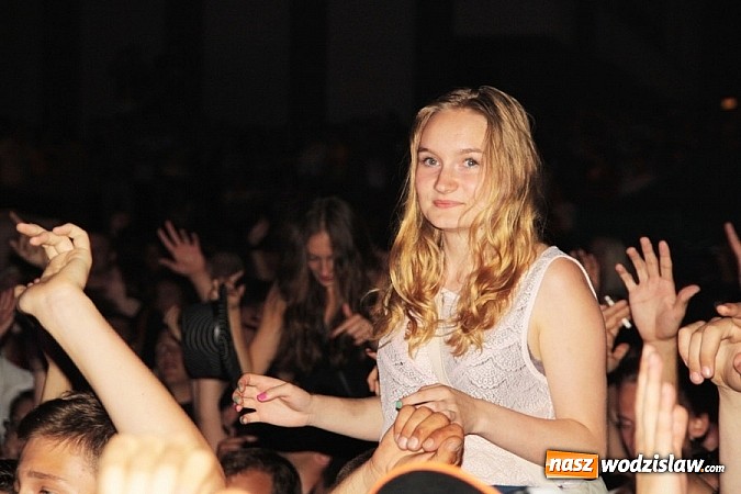 Zdjęcie w galerii na portalu naszwodzislaw.com: Wodzisław Śląski: Najcieplejsze Miejsce Na Ziemi! Kamil Bednarek na finał festiwalu reggae wiadomości z regionu