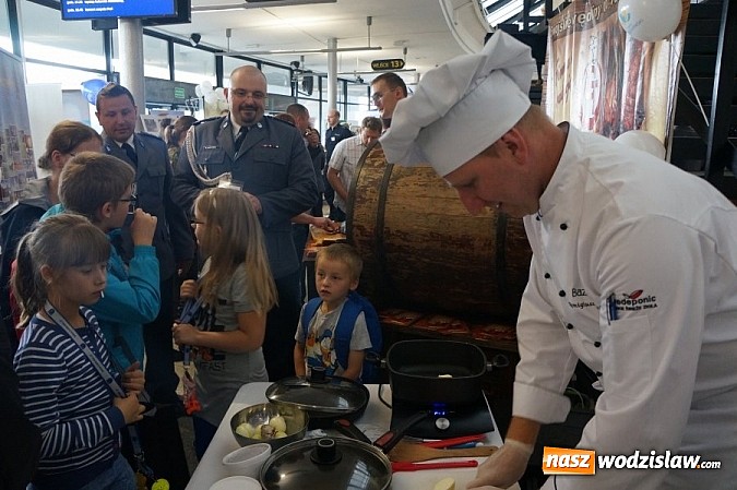 Zdjęcie w galerii na portalu naszwodzislaw.com: Wodzisławscy policjanci w katowickim spodku wiadomości z regionu