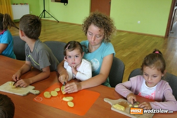 Zdjęcie w galerii na portalu naszwodzislaw.com: Warsztaty kulinarne w Świetlicy Wiejskiej w Osinach wiadomości z regionu