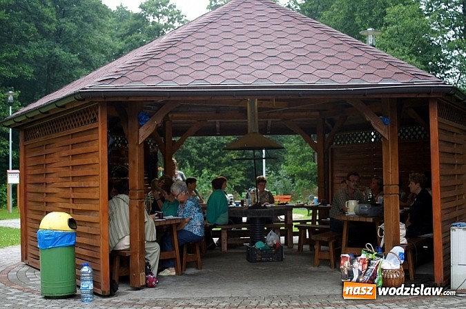 Zdjęcie w galerii na portalu naszwodzislaw.com: Miłośniczki Pieśni Biesiadnej grillowały i śpiewały w altanie sołeckiej  wiadomości z regionu