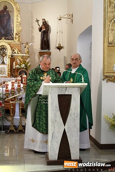 Zdjęcie w galerii na portalu naszwodzislaw.com: Parafia w Pogrzebieniu ma nowego proboszcza wiadomości z regionu