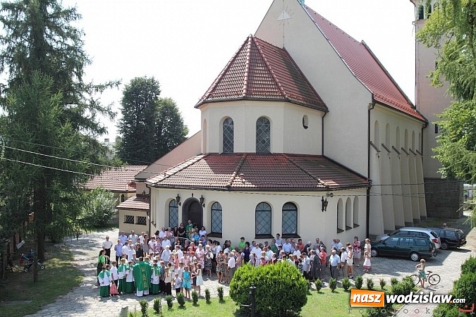 Zdjęcie w galerii na portalu naszwodzislaw.com: Parafia w Pogrzebieniu ma nowego proboszcza wiadomości z regionu