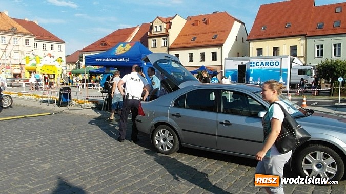 Zdjęcie w galerii na portalu naszwodzislaw.com: Policjanci na pikniku św. Wawrzyńca wiadomości z regionu