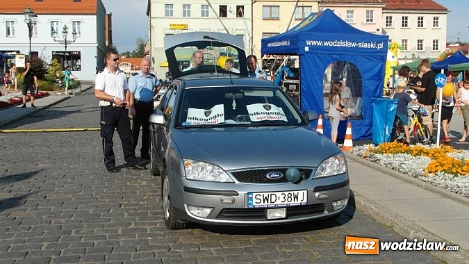 Zdjęcie w galerii na portalu naszwodzislaw.com: Policjanci na pikniku św. Wawrzyńca wiadomości z regionu