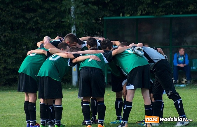 Zdjęcie w galerii na portalu naszwodzislaw.com: B klasa: Naprzód wrócił z Raciborza bez punktów. Wicher Płonia górą wiadomości z regionu