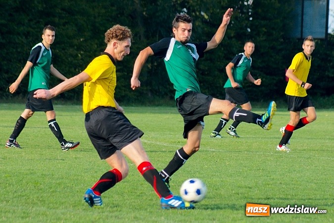 Zdjęcie w galerii na portalu naszwodzislaw.com: B klasa: Naprzód wrócił z Raciborza bez punktów. Wicher Płonia górą wiadomości z regionu