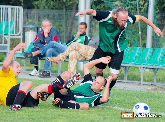 Zdjęcie w galerii na portalu naszwodzislaw.com: B klasa: Naprzód wrócił z Raciborza bez punktów. Wicher Płonia górą wiadomości z regionu