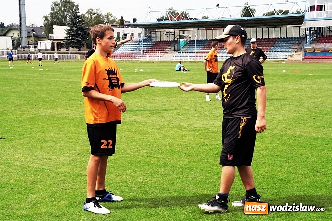 Zdjęcie w galerii na portalu naszwodzislaw.com: Ultimate frisbee na kilka godzin zawładnęło Wodzisławiem!  wiadomości z regionu