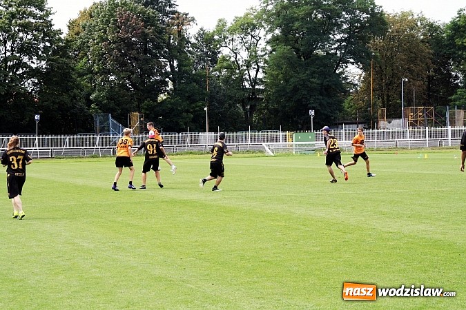 Zdjęcie w galerii na portalu naszwodzislaw.com: Ultimate frisbee na kilka godzin zawładnęło Wodzisławiem!  wiadomości z regionu
