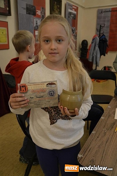 Zdjęcie w galerii na portalu naszwodzislaw.com: Trzecia odsłona muzealnych warsztatów archeologicznych wiadomości z regionu