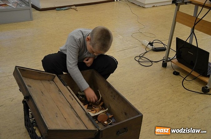 Zdjęcie w galerii na portalu naszwodzislaw.com: Trzecia odsłona muzealnych warsztatów archeologicznych wiadomości z regionu
