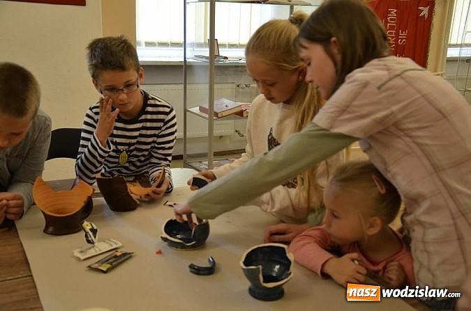 Zdjęcie w galerii na portalu naszwodzislaw.com: Trzecia odsłona muzealnych warsztatów archeologicznych wiadomości z regionu