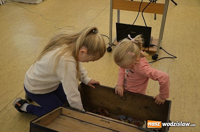 Zdjęcie w galerii na portalu naszwodzislaw.com: Trzecia odsłona muzealnych warsztatów archeologicznych wiadomości z regionu