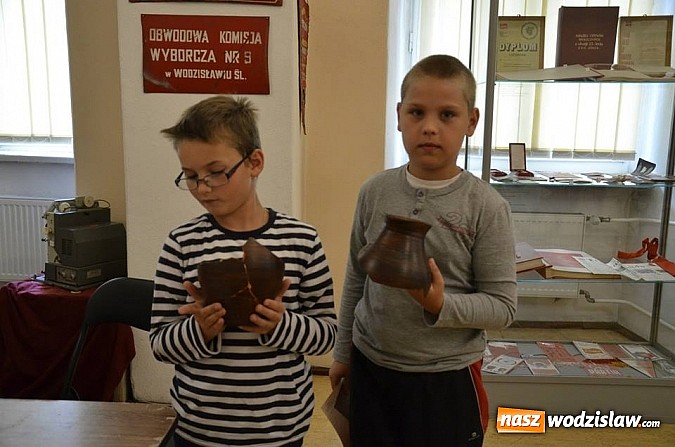Zdjęcie w galerii na portalu naszwodzislaw.com: Trzecia odsłona muzealnych warsztatów archeologicznych wiadomości z regionu
