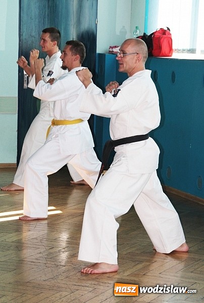 Zdjęcie w galerii na portalu naszwodzislaw.com:  Zajęcia z karate – czyli ostatnie warsztaty w ramach wakacyjnej akcji w WCK! wiadomości z regionu