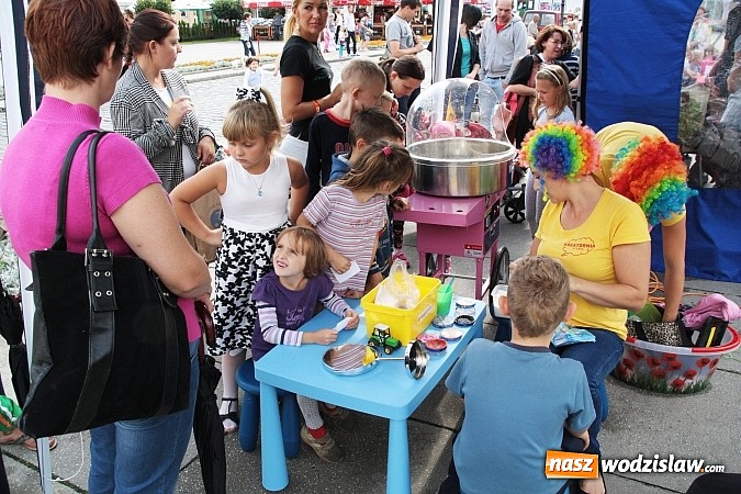 Zdjęcie w galerii na portalu naszwodzislaw.com: Zwierzęta przez kilka godzin rządziły na wodzisławskim rynku wiadomości z regionu