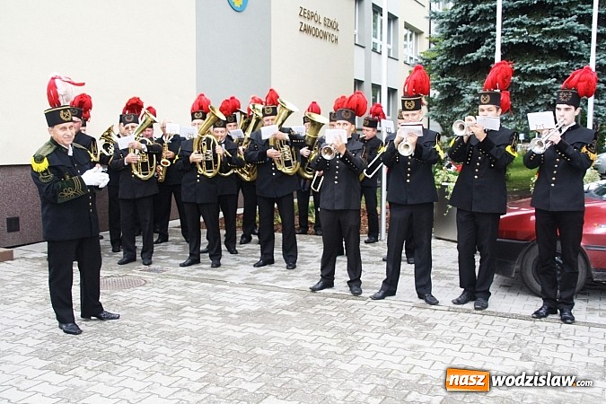 Zdjęcie w galerii na portalu naszwodzislaw.com: Rok Szkolny 2014/2015 oficjalnie rozpoczęty  wiadomości z regionu