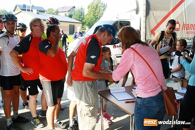 Zdjęcie w galerii na portalu naszwodzislaw.com: Wyruszył VI Międzygminny Rajd Rowerowy Morawskich Wrót wiadomości z regionu