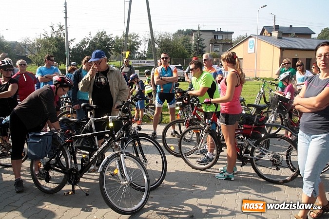 Zdjęcie w galerii na portalu naszwodzislaw.com: Wyruszył VI Międzygminny Rajd Rowerowy Morawskich Wrót wiadomości z regionu