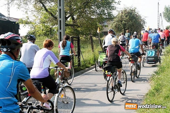 Zdjęcie w galerii na portalu naszwodzislaw.com: Wyruszył VI Międzygminny Rajd Rowerowy Morawskich Wrót wiadomości z regionu